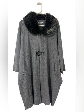 Eternelle S/M Grey Sweater Cape Coat Faux Fur Collar Detachable Jeweled Clasp
